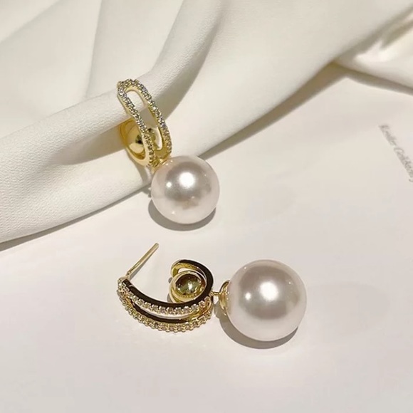 Multi Functional Whit Pearl Drop Earrings - Picture 3 of 5